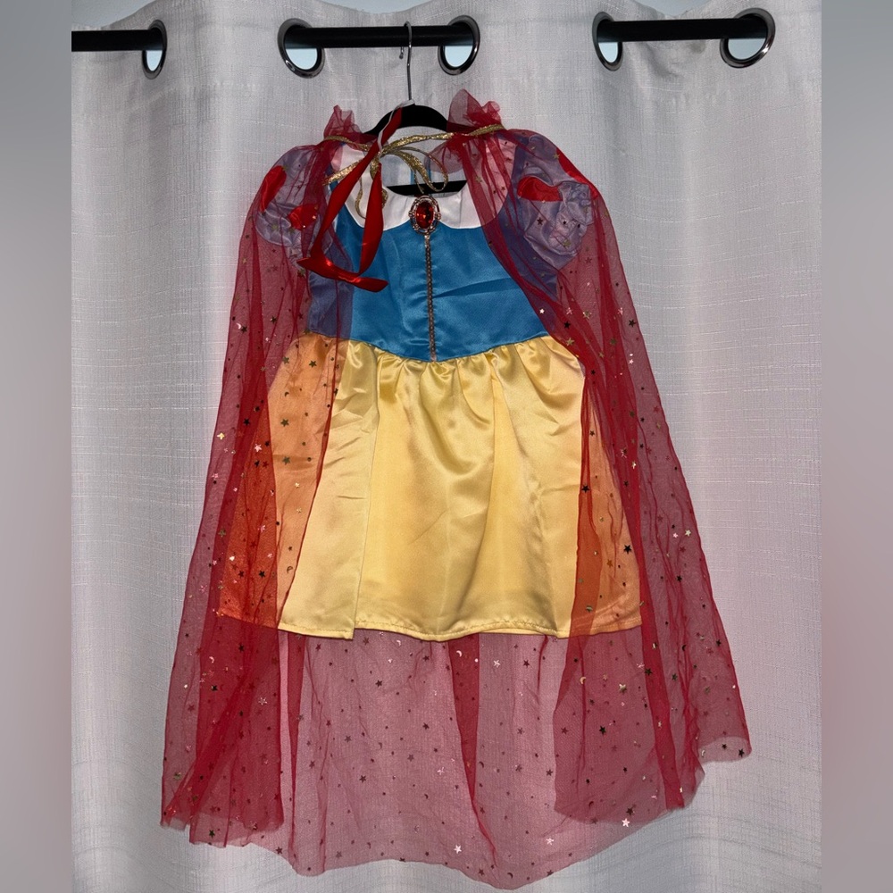 Snow White Princess Costume Dress with Red Star Cape